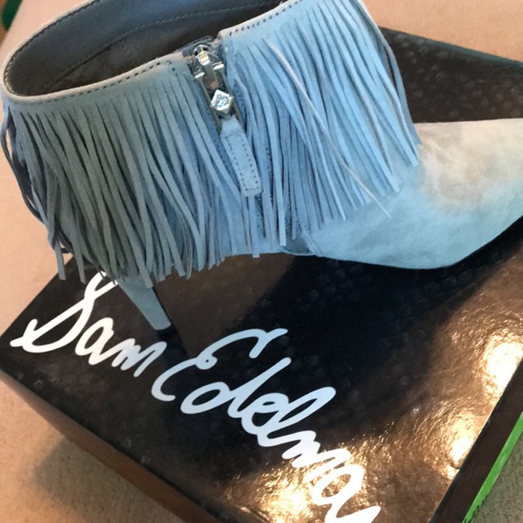 NEW in Box Sam Edelman Gray Suede Fringe Booties. Size 8.5 - Picture 3 of 5